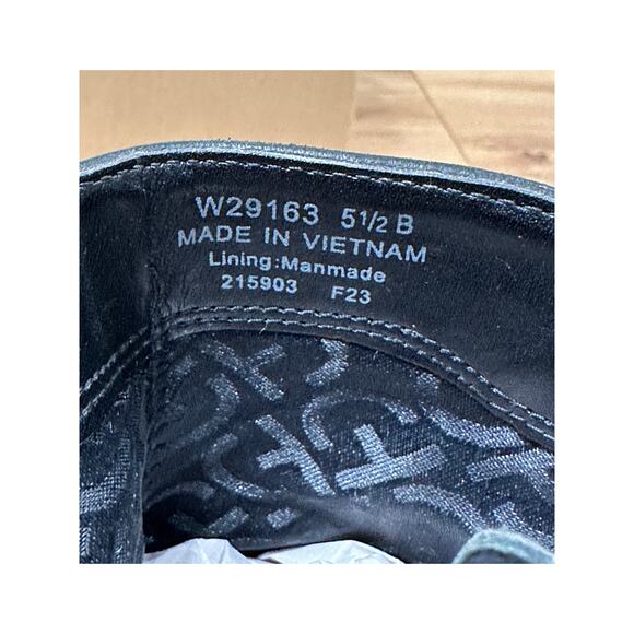 Cole Haan Hampshire Buckle Ankle Boots Black Leather Size 5/5.5 NIB Classic - Picture 12 of 14